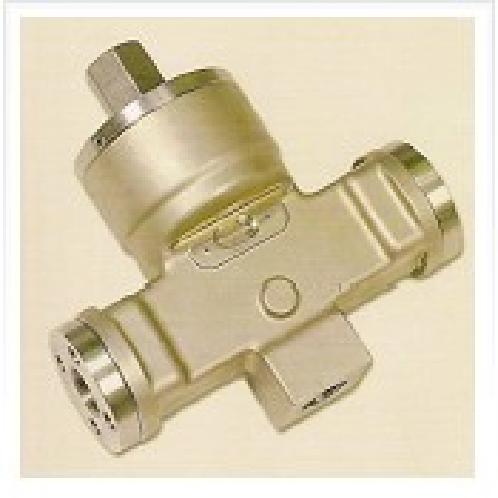 Auto change over valve